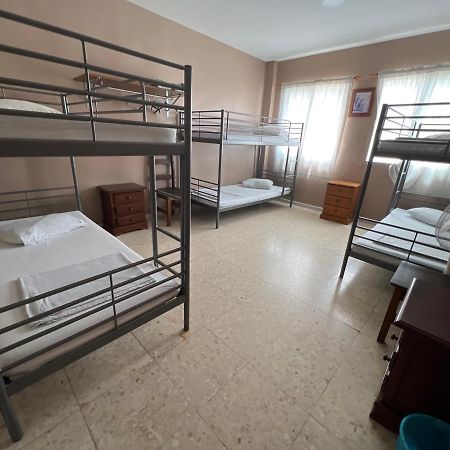 Emile Youth Hostel ジブラルタル エクステリア 写真
