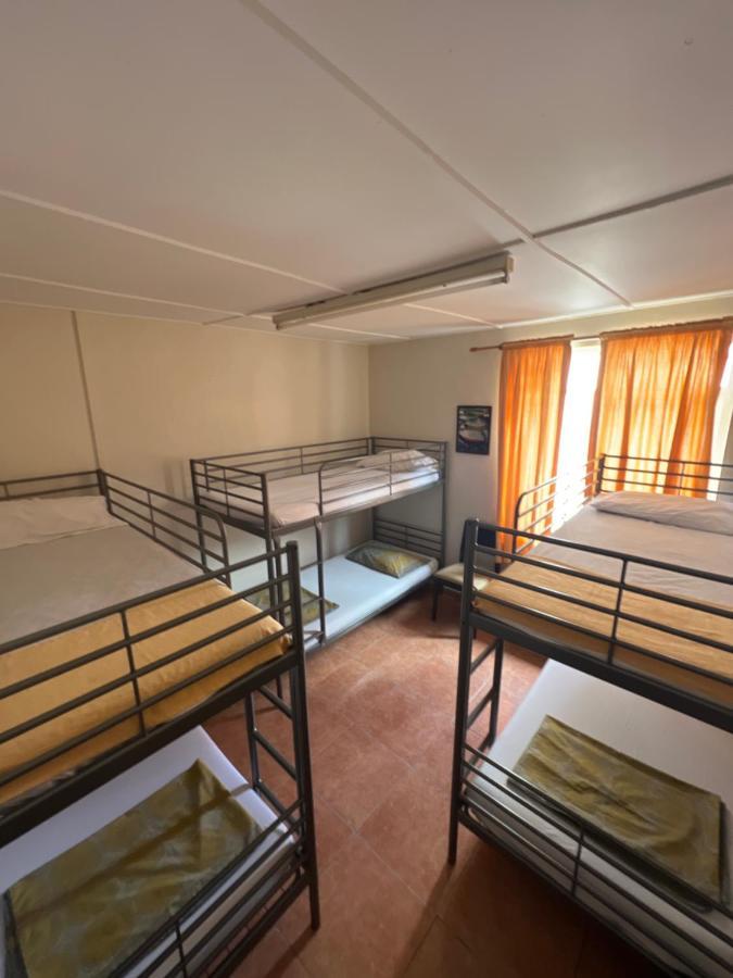 Emile Youth Hostel ジブラルタル エクステリア 写真