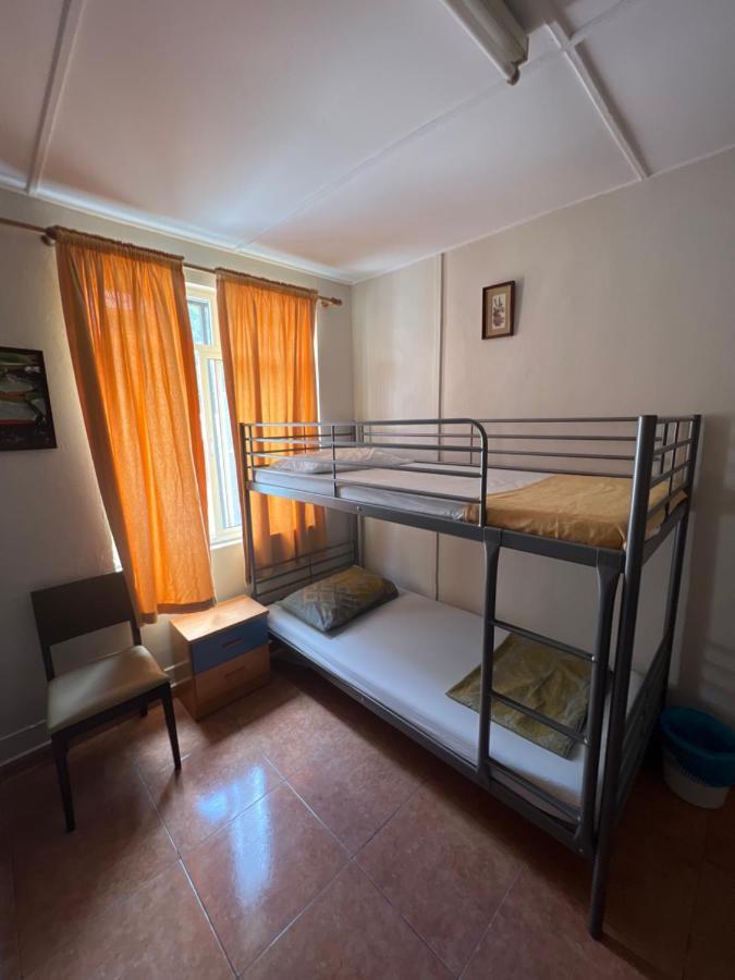 Emile Youth Hostel ジブラルタル エクステリア 写真
