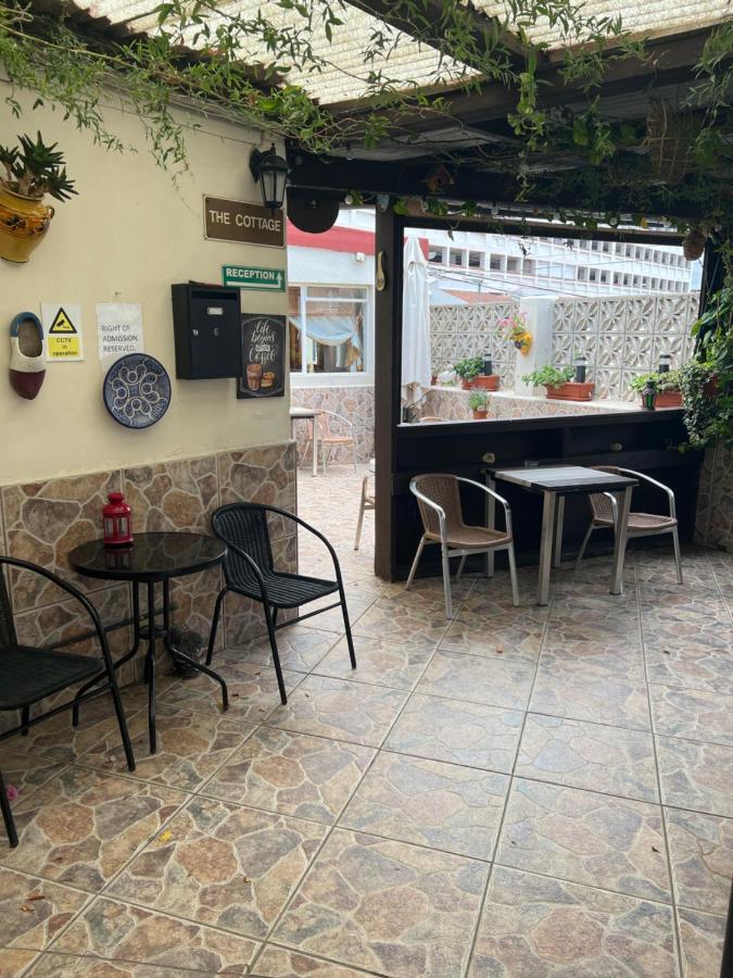 Emile Youth Hostel ジブラルタル エクステリア 写真