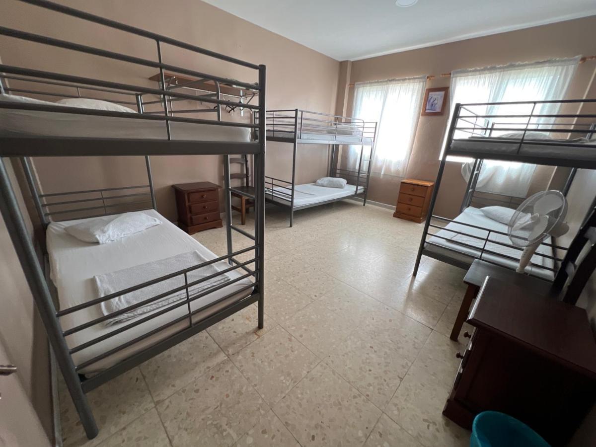 Emile Youth Hostel ジブラルタル エクステリア 写真